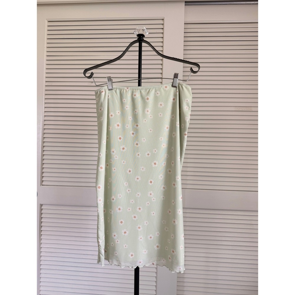 Volcom Sage Green Daisy Floral Mesh Mini Skirt Size M Lettuce Edge Side Slit
